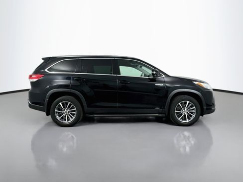 Certified 2019 Toyota Highlander XLE AWD/4WD image 8
