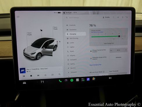 Used 2022 Tesla Model Y Long Range AWD/4WD image 24