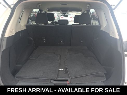 Used 2023 Nissan Rogue SV image 14