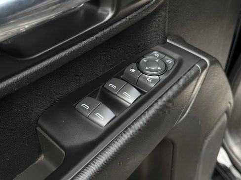 Used 2022 Chevrolet Silverado 2500 Custom w/ Custom Value Package AWD/4WD image 13