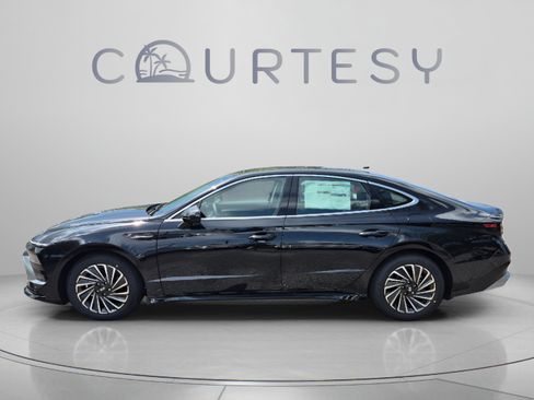 New 2026 Hyundai Sonata SEL FWD image 2