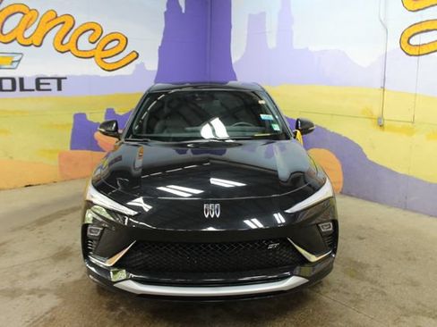 Used 2024 Buick Envista Sport Touring w/ Convenience II Package FWD image 3