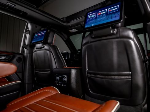 Used 2024 GMC Yukon Denali Ultimate AWD/4WD image 30