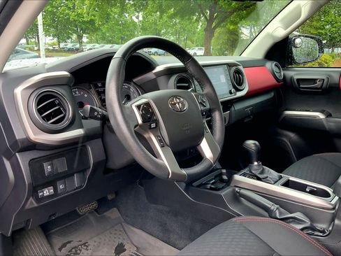 Used 2023 Toyota Tacoma SR5 RWD image 17