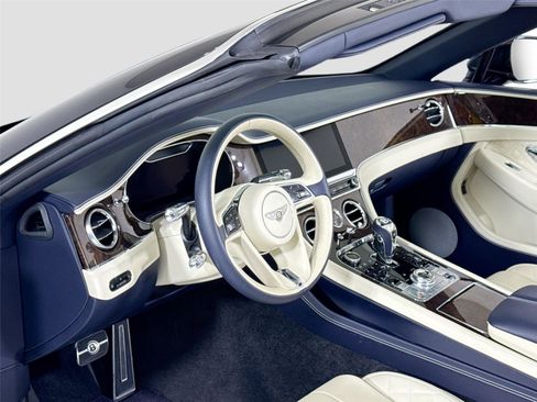 Used 2020 Bentley Continental GT V8 image 15