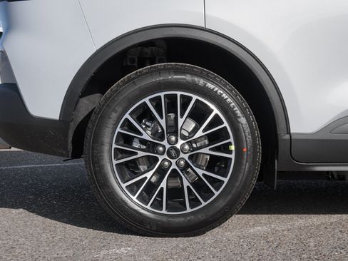 New 2026 Ford Escape SE image 12