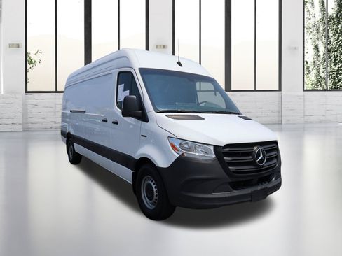 Used 2024 Mercedes-Benz eSprinter 170 Cargo image 7