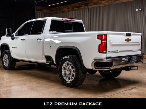Used 2024 Chevrolet Silverado 2500 LTZ w/ LTZ Premium Package image 6