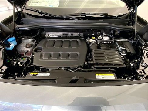 New 2026 Volkswagen Tiguan SE image 11