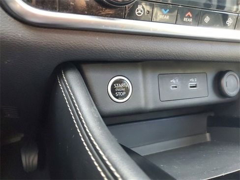 Used 2023 Nissan Rogue SL w/ SL Premium Package image 25