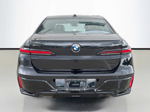 Used 2026 BMW 740i xDrive w/ Premium Package AWD/4WD image 4