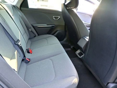 Used 2025 Kia K4 FWD image 17