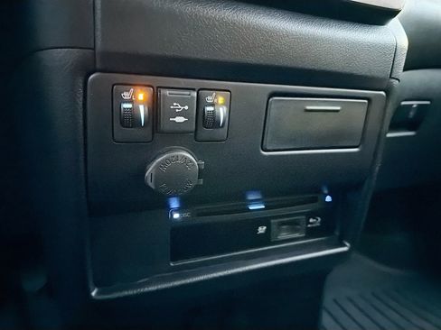 Used 2018 Toyota Sienna Limited Premium image 19