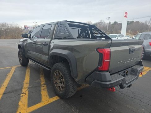 Used 2025 Toyota Tacoma Trailhunter image 7