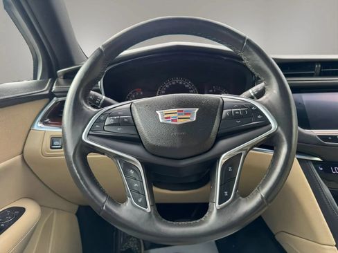 Used 2017 Cadillac XT5 Luxury w/ Driver Awareness Package FWD image 18