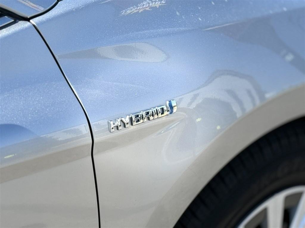 Used 2020 Toyota Camry LE w/ Fleet Convenience Package FWD image 9