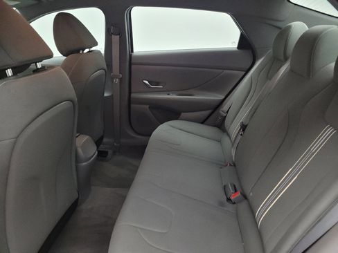 Used 2023 Hyundai Elantra SEL FWD image 18