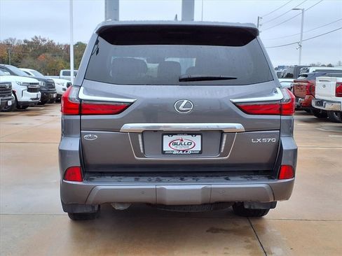 Used 2020 Lexus LX 570 4WD w/ 3rd Row & Luxury Pkg image 7