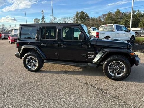 Used 2022 Jeep Wrangler Unlimited Sahara image 2
