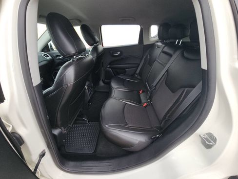 Used 2020 Jeep Compass Latitude w/ Cold Weather Group AWD/4WD image 34