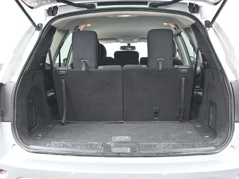 Used 2020 Nissan Pathfinder SV AWD/4WD image 13