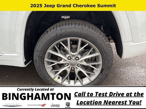 New 2025 Jeep Grand Cherokee Summit image 31