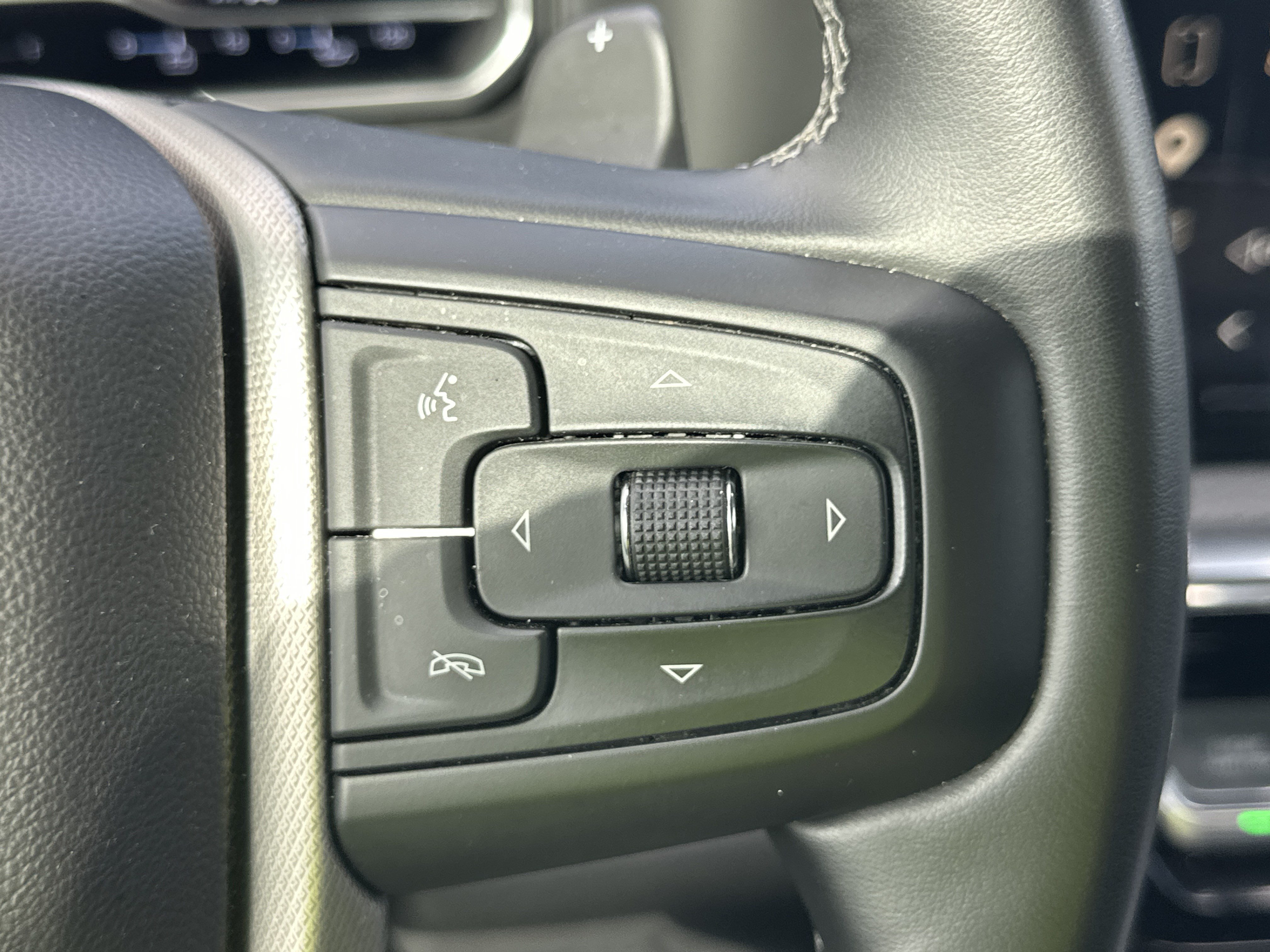 Used 2023 GMC Sierra 1500 Denali w/ Technology Package AWD/4WD image 26