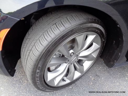 Used 2015 Chrysler 200 S w/ Comfort Group AWD/4WD image 7