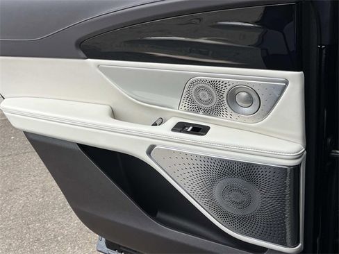 Used 2024 Lincoln Nautilus Black Label w/ Jet Appearance Package (87T) image 20