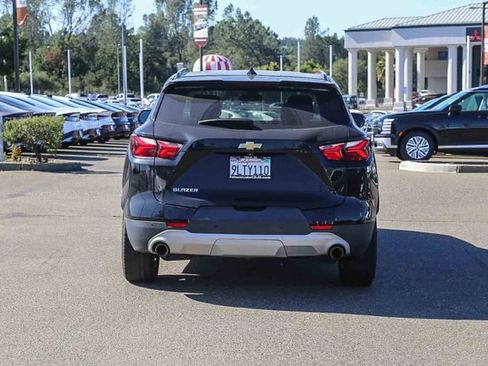 Used 2021 Chevrolet Blazer LT FWD image 4