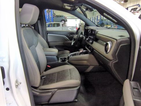 Used 2024 Chevrolet Colorado ZR2 w/ Safety Package AWD/4WD image 13