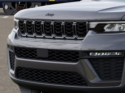 New 2026 Jeep Grand Cherokee L Limited AWD/4WD image 17