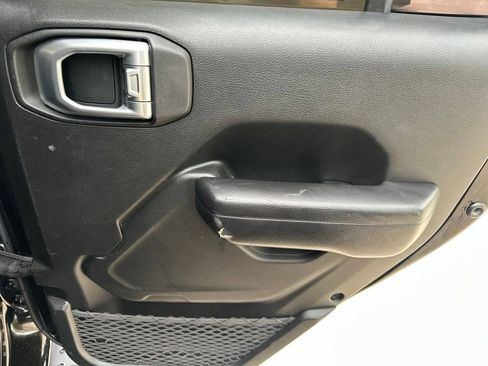 Used 2019 Jeep Wrangler Unlimited Sport S AWD/4WD image 28