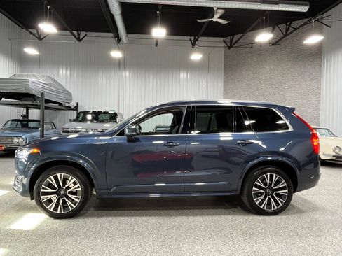 Used 2022 Volvo XC90 T6 Momentum w/ Climate Package image 2
