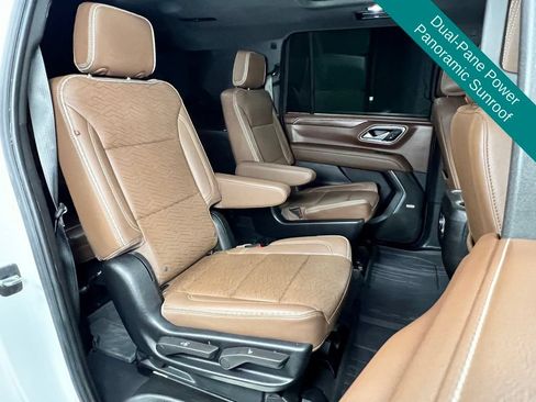 Used 2024 Chevrolet Suburban High Country AWD/4WD image 18