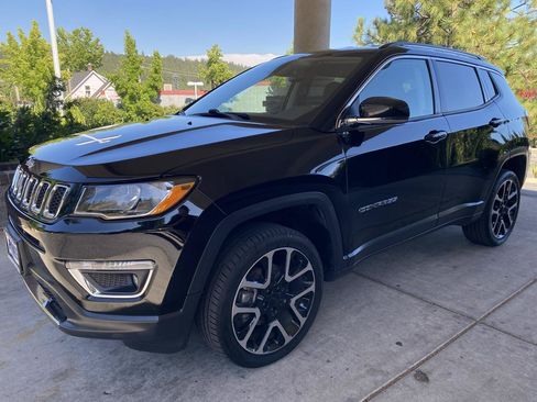 Used 2018 Jeep Compass Limited w/ Safe & Security Group AWD/4WD image 3