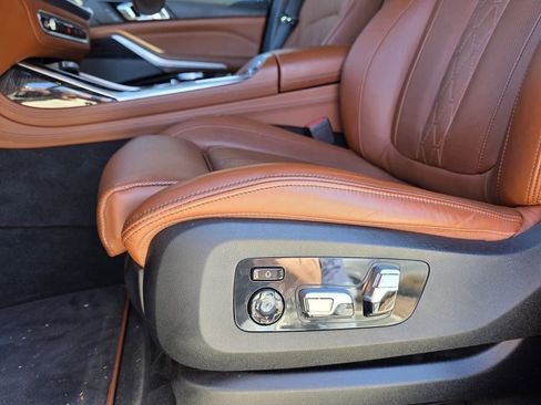 Used 2023 BMW X7 M60i image 14