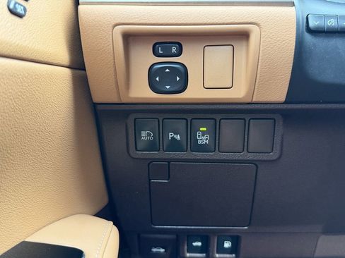 Used 2017 Lexus ES 350 w/ Premium Package FWD image 27