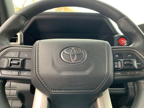 Used 2025 Toyota 4Runner TRD Off-Road image 28