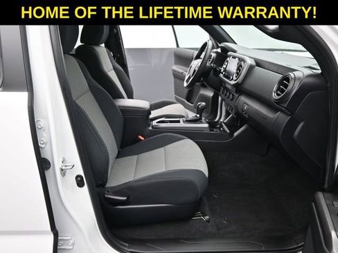 Used 2022 Toyota Tacoma TRD Sport AWD/4WD image 42