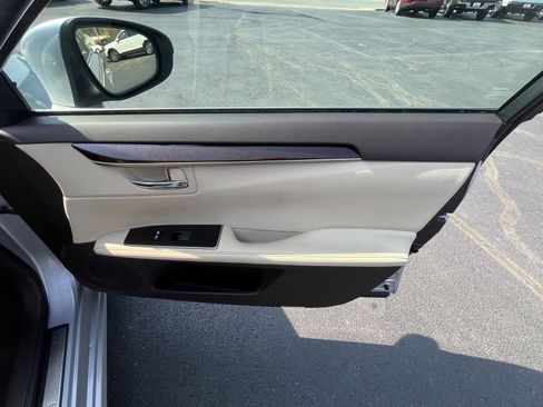Used 2016 Lexus ES 350 image 16