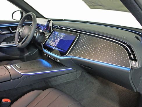 Certified 2025 Mercedes-Benz E 350 4MATIC Sedan image 31