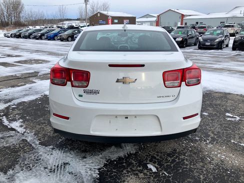 Used 2016 Chevrolet Malibu LT image 4