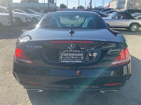 Used 2020 Mercedes-Benz SLC 300 image 4