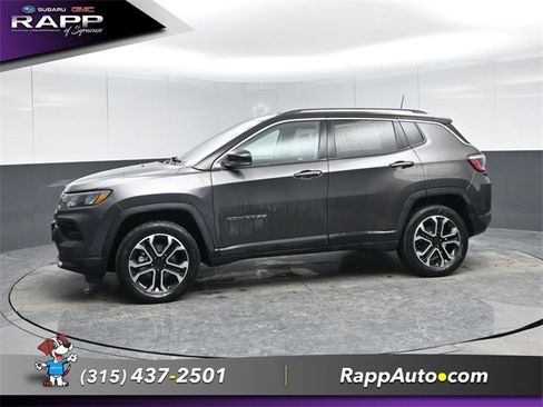 Used 2022 Jeep Compass Limited image 4