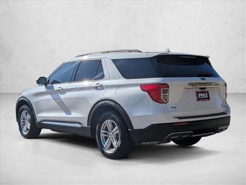 Used 2020 Ford Explorer XLT w/ Equipment Group 202A image 7