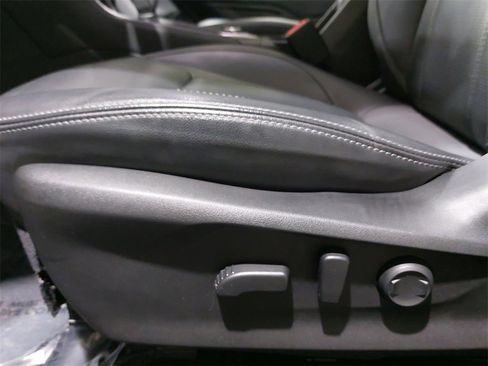 Used 2022 Subaru Forester Touring image 28