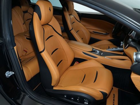Used 2018 Ferrari GTC4Lusso AWD/4WD image 11