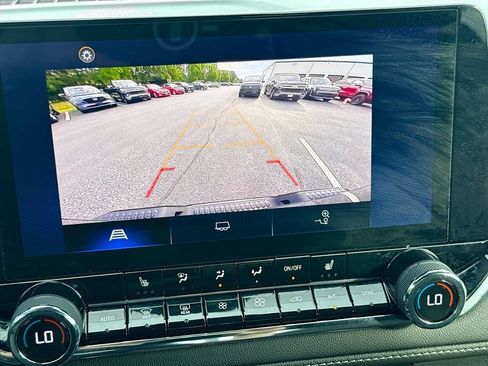 Used 2023 Chevrolet Colorado LT w/ LT Convenience Package II AWD/4WD image 15