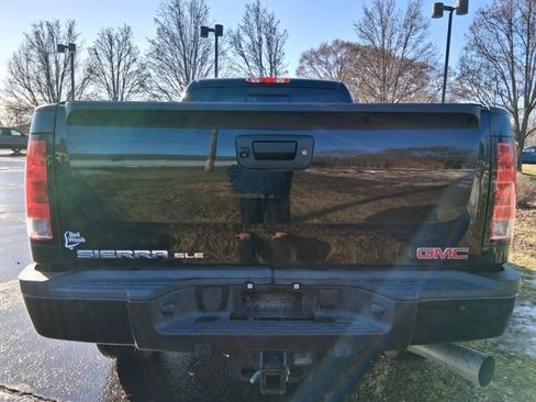 Used 2013 GMC Sierra 2500 Denali w/ Suspension Package, Off-Road image 3
